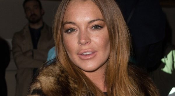 LONDON, ENGLAND - FEBRUARY 21:  Lindsay Lohan attends the Gareth Pugh show during London Fashion Week Fall/Winter 2015/16 at Victoria & Albert Museum on February 21, 2015 in London, England.  (Photo by Ian Gavan/Getty Images)