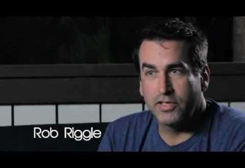 Rob Riggle Stars at Hollywood Poker’s Celebrity Home Game